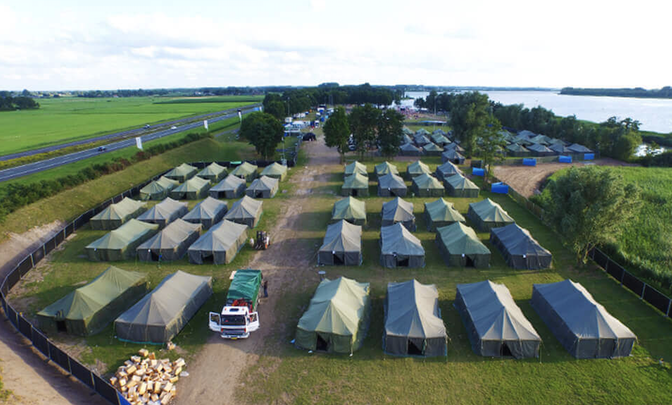 Schermafbeelding 2019-02-06 om 18.37.31 Basecamp Rentals legertenten